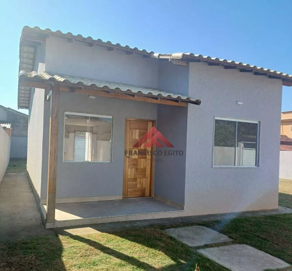 Casa à venda com 2 quartos, 60m² - Foto 4