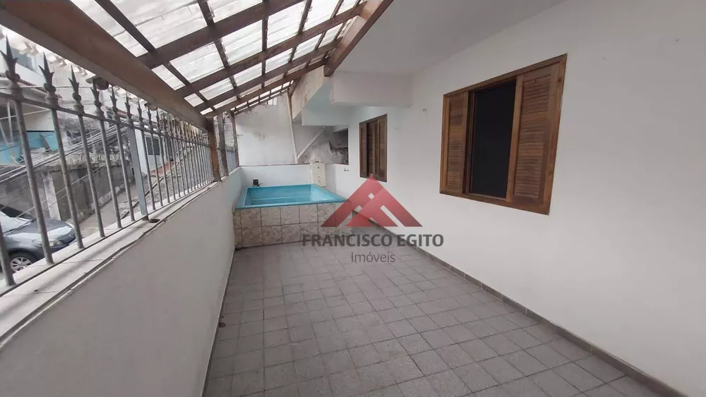 Sobrado à venda com 3 quartos, 224m² - Foto 1