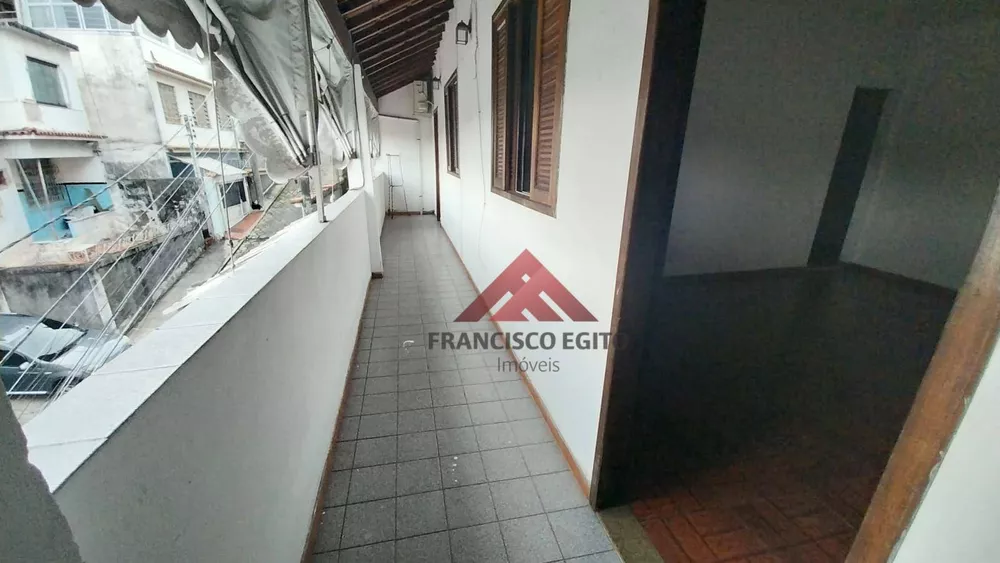 Sobrado à venda com 3 quartos, 224m² - Foto 2