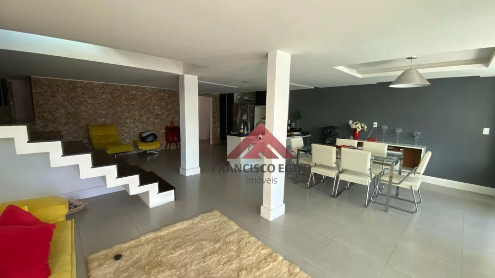 Casa, 3 quartos, 235 m² - Foto 2