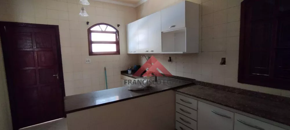 Casa, 3 quartos, 190 m² - Foto 3