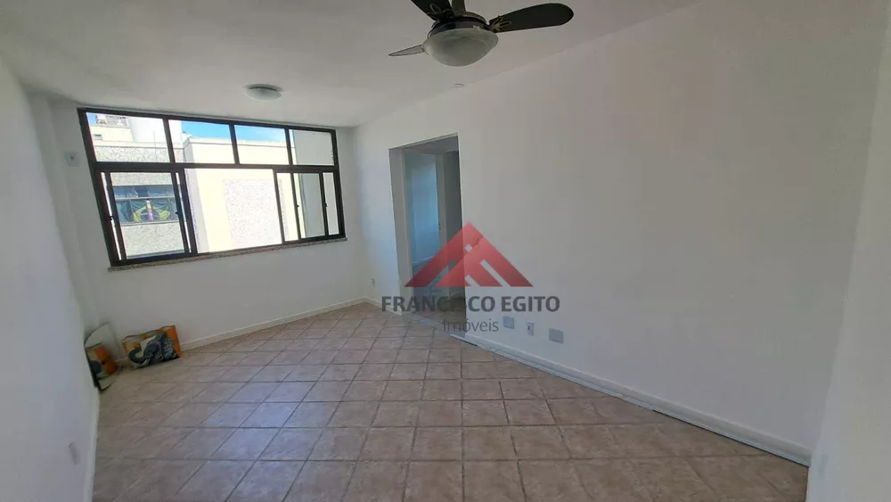 Apartamento à venda com 2 quartos, 60m² - Foto 1