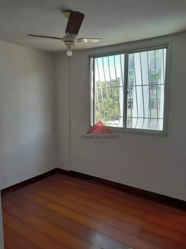 Apartamento à venda com 2 quartos, 60m² - Foto 1