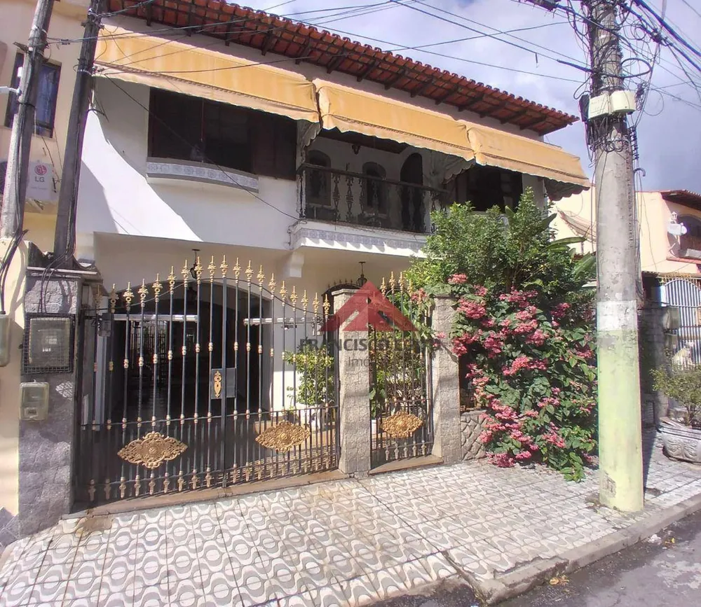 Casa, 4 quartos, 180 m² - Foto 1