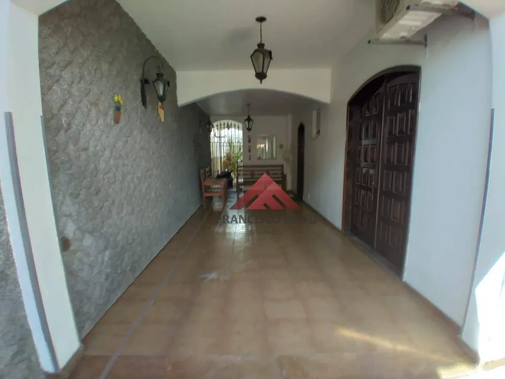 Casa, 4 quartos, 180 m² - Foto 2