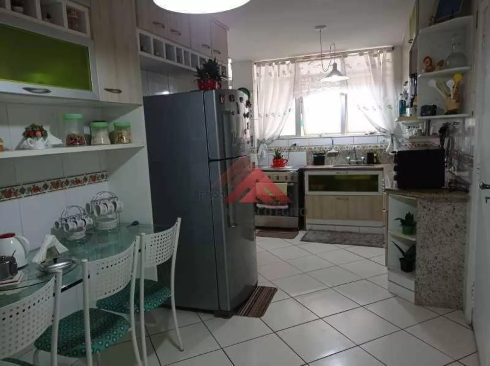 Apartamento, 3 quartos, 220 m² - Foto 1