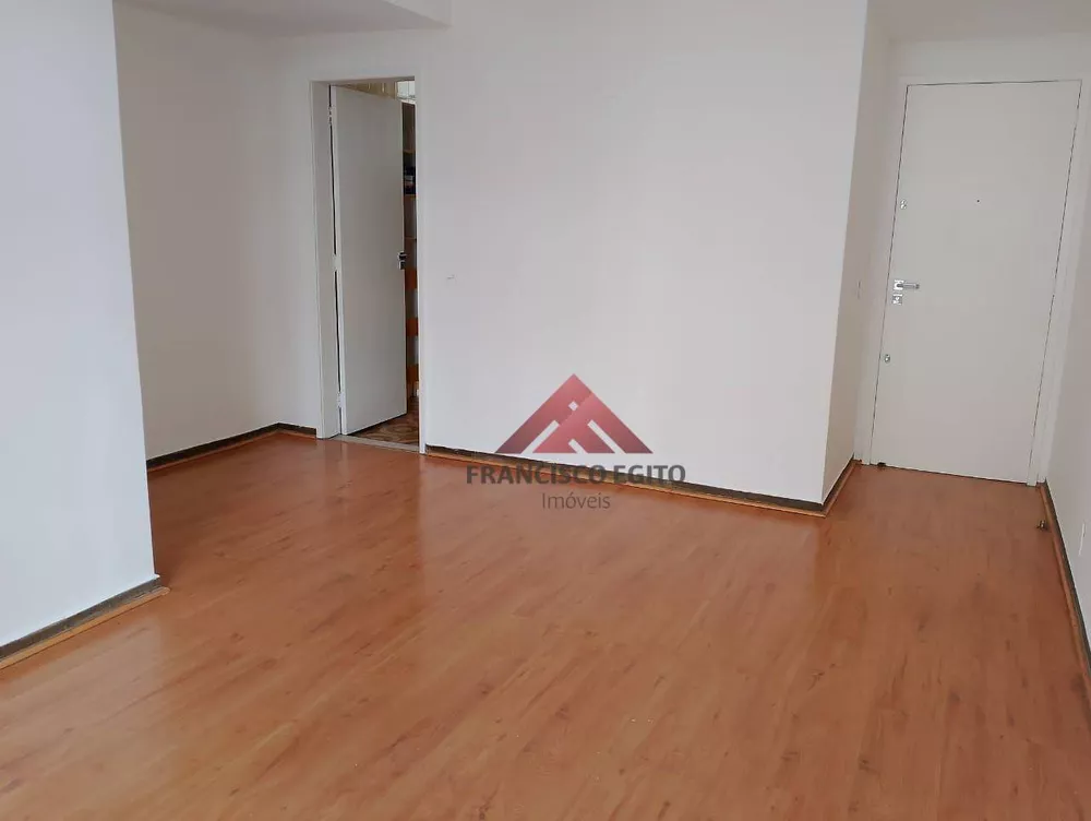 Apartamento à venda com 2 quartos, 70m² - Foto 3