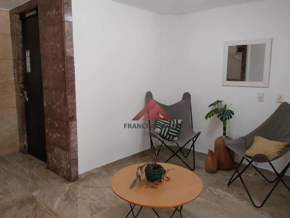 Apartamento à venda com 2 quartos, 70m² - Foto 2