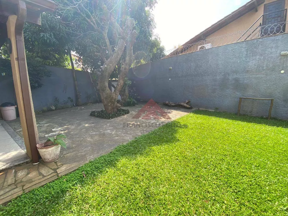 Casa, 3 quartos, 250 m² - Foto 6