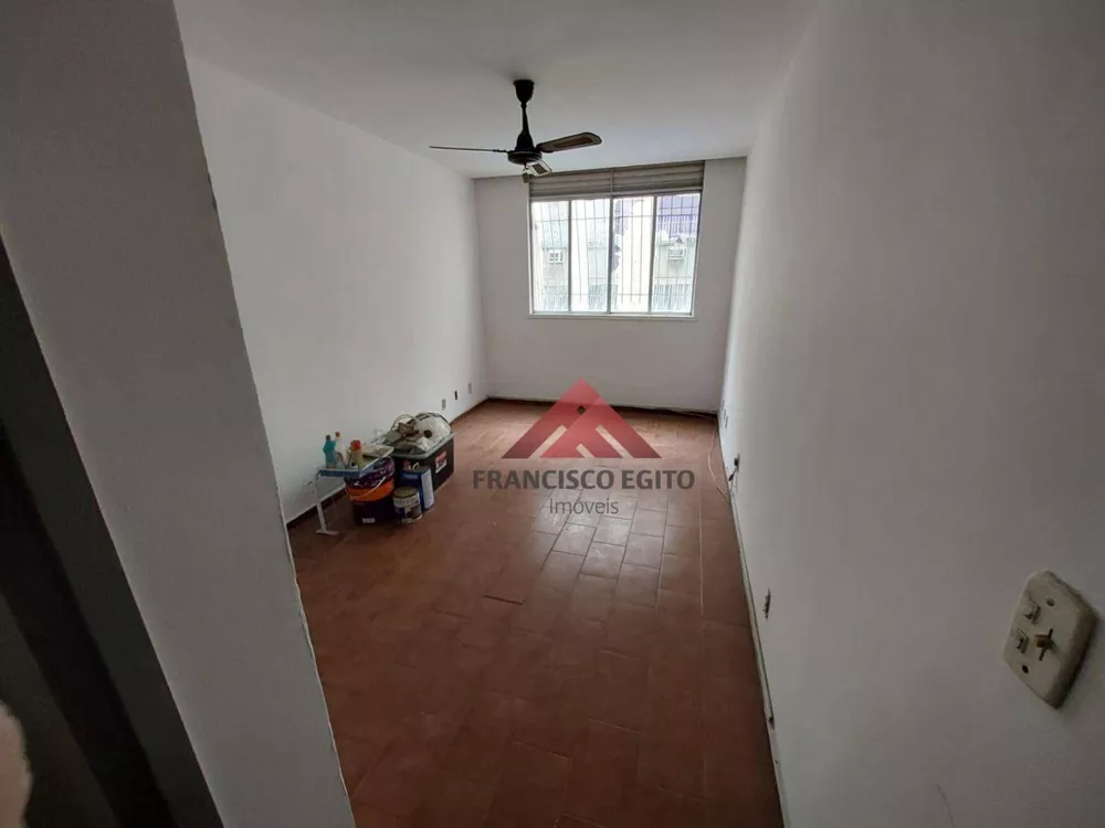 Apartamento à venda com 2 quartos, 65m² - Foto 4