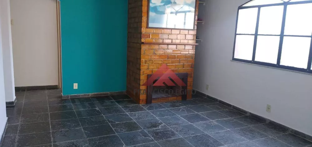 Casa, 3 quartos, 241 m² - Foto 2
