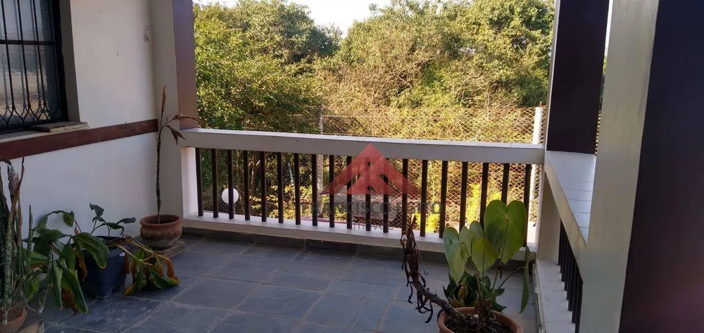 Casa, 3 quartos, 241 m² - Foto 1