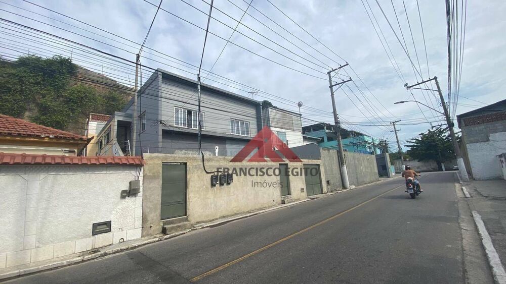 Casa, 5 quartos, 210 m² - Foto 1