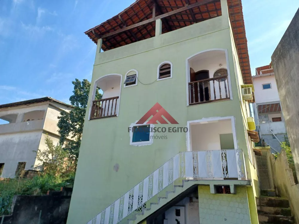 Casa à venda com 3 quartos, 234m² - Foto 2