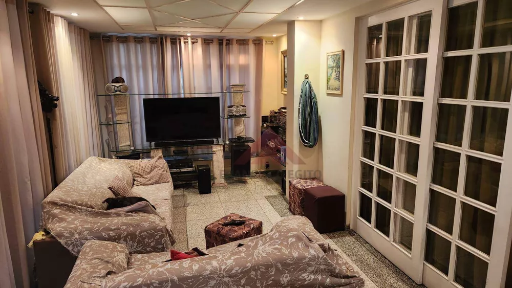 Casa, 4 quartos, 200 m² - Foto 1