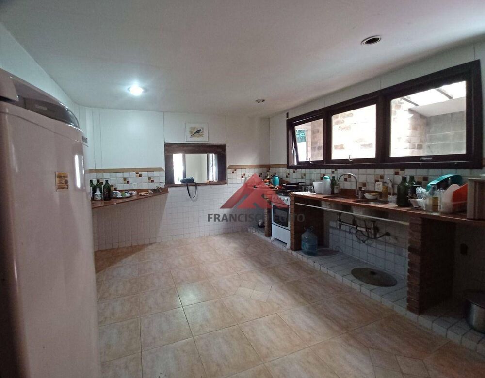 Casa à venda com 3 quartos, 255m² - Foto 7