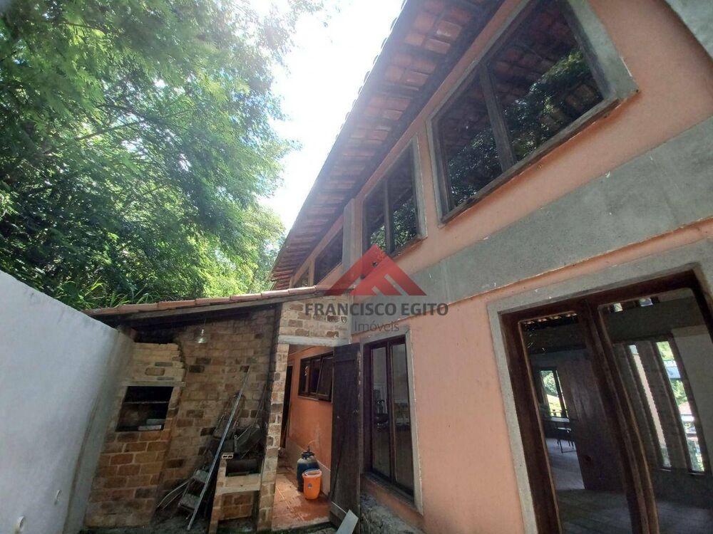 Casa à venda com 3 quartos, 255m² - Foto 2
