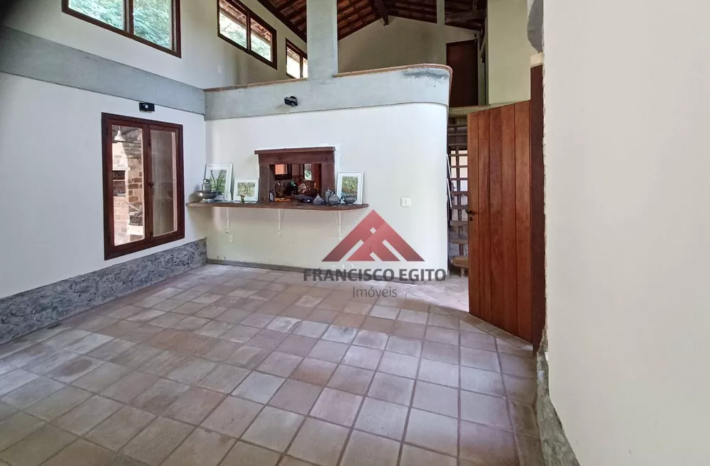 Casa à venda com 3 quartos, 255m² - Foto 2