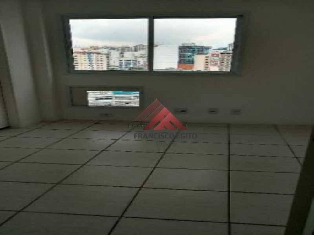 Apartamento à venda com 3 quartos, 110m² - Foto 1