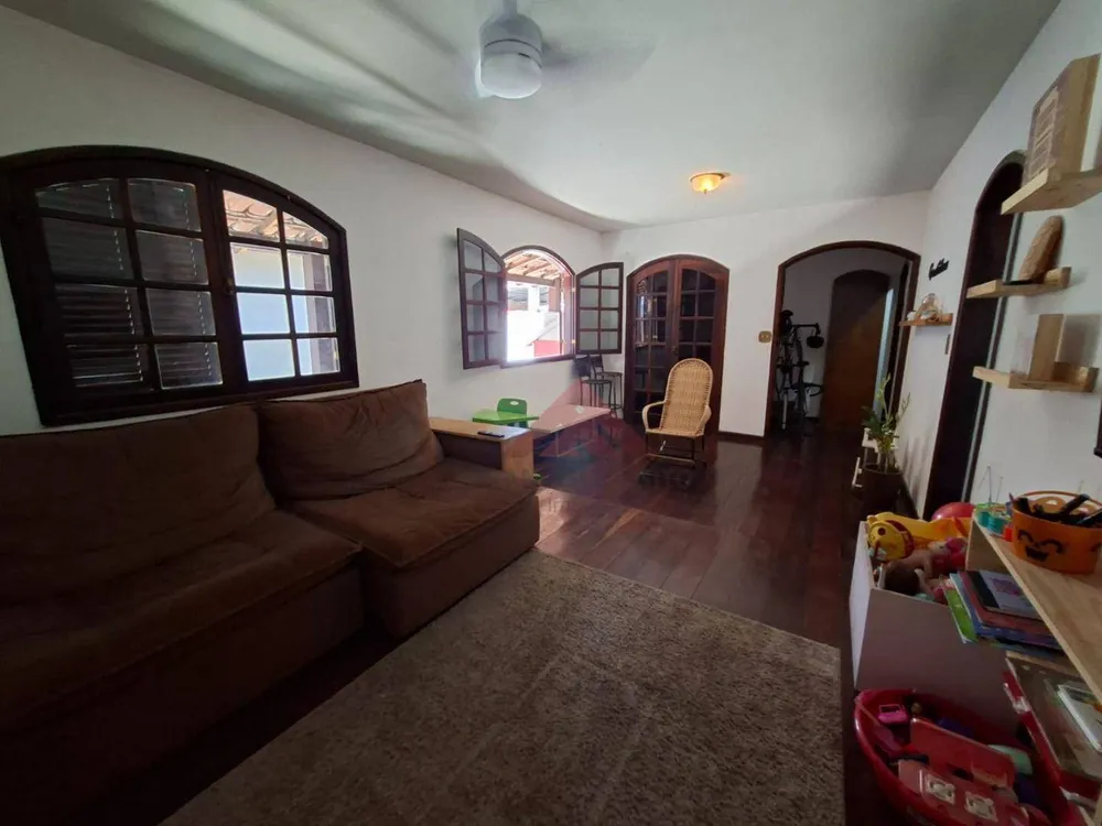 Casa, 3 quartos, 229 m² - Foto 1
