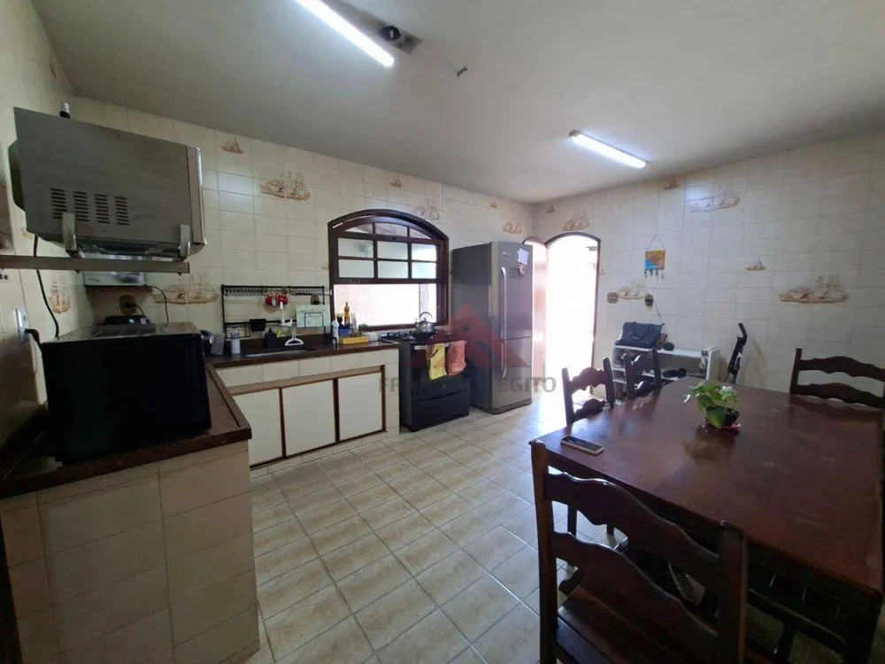 Casa, 3 quartos, 229 m² - Foto 11