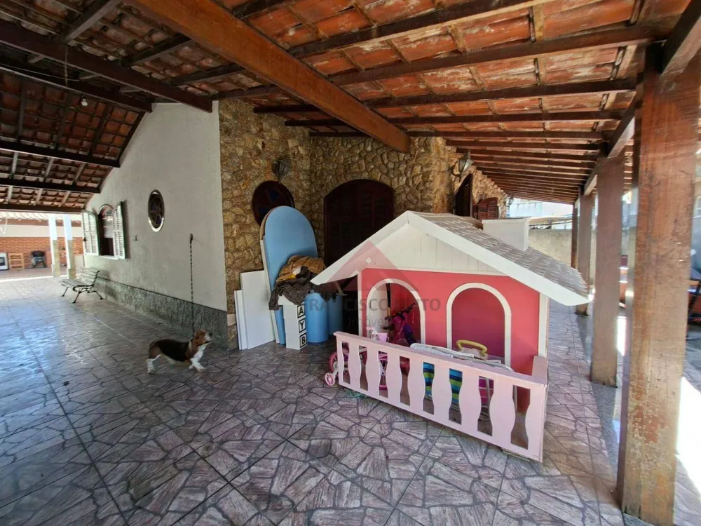Casa, 3 quartos, 229 m² - Foto 2