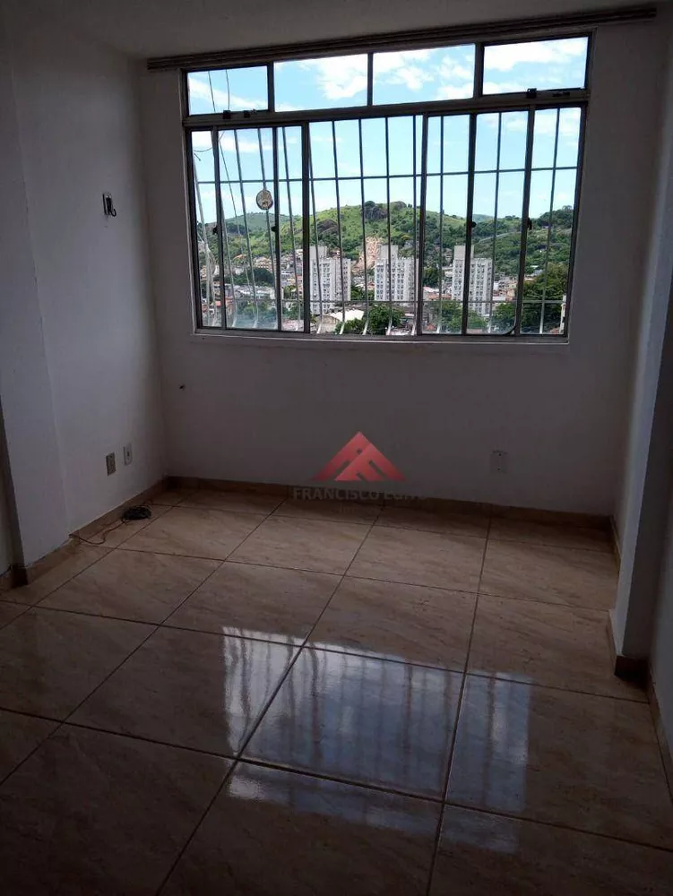 Apartamento à venda com 2 quartos, 62m² - Foto 2