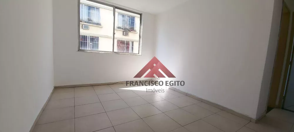 Apartamento à venda com 2 quartos, 72m² - Foto 3