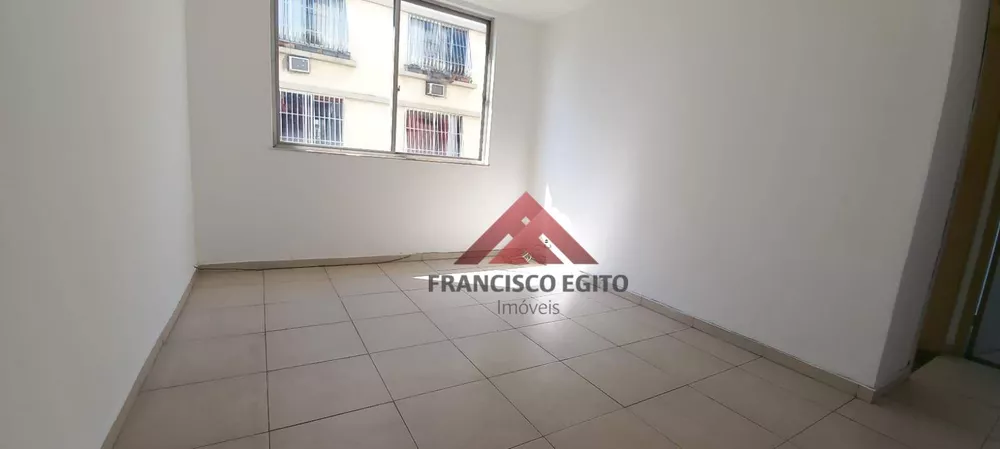 Apartamento à venda com 2 quartos, 72m² - Foto 4