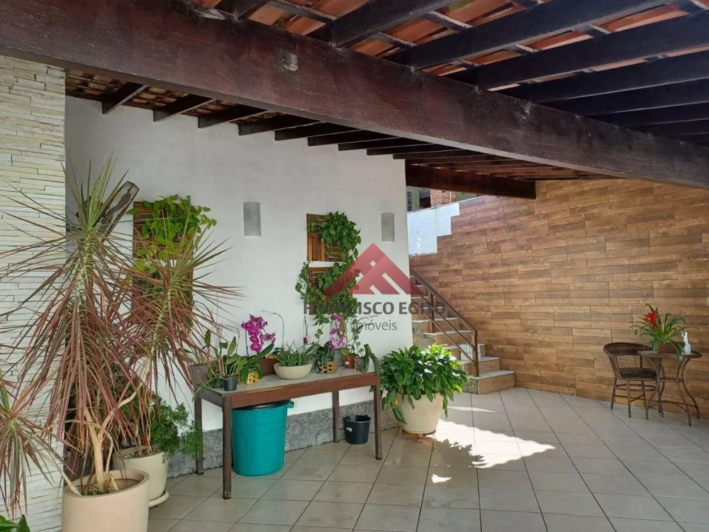 Casa de Condomínio à venda com 4 quartos, 361m² - Foto 1