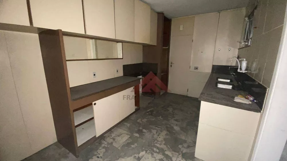 Apartamento, 3 quartos, 242 m² - Foto 4