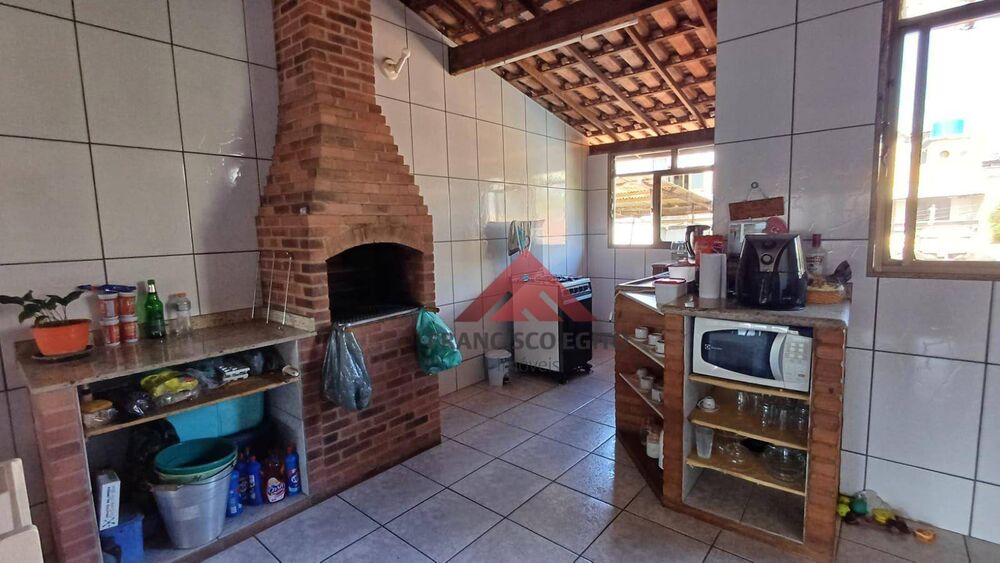 Sobrado à venda com 4 quartos, 258m² - Foto 4