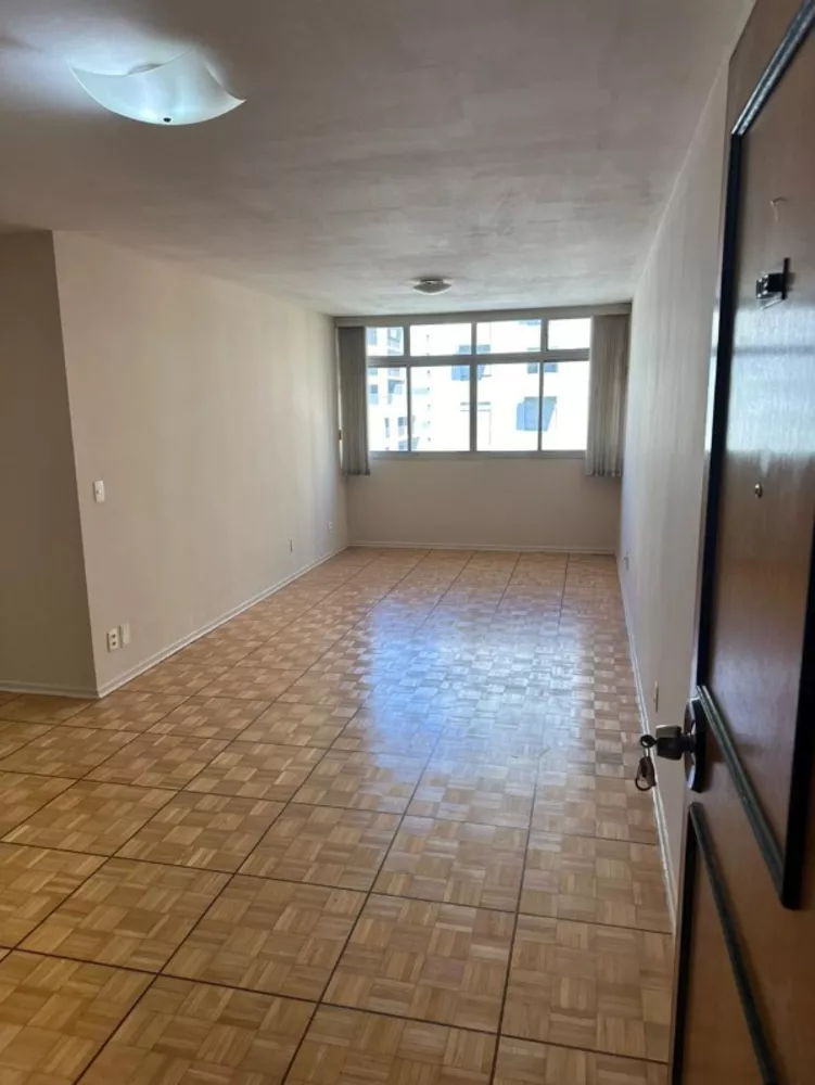 Apartamento à venda com 3 quartos, 125m² - Foto 2