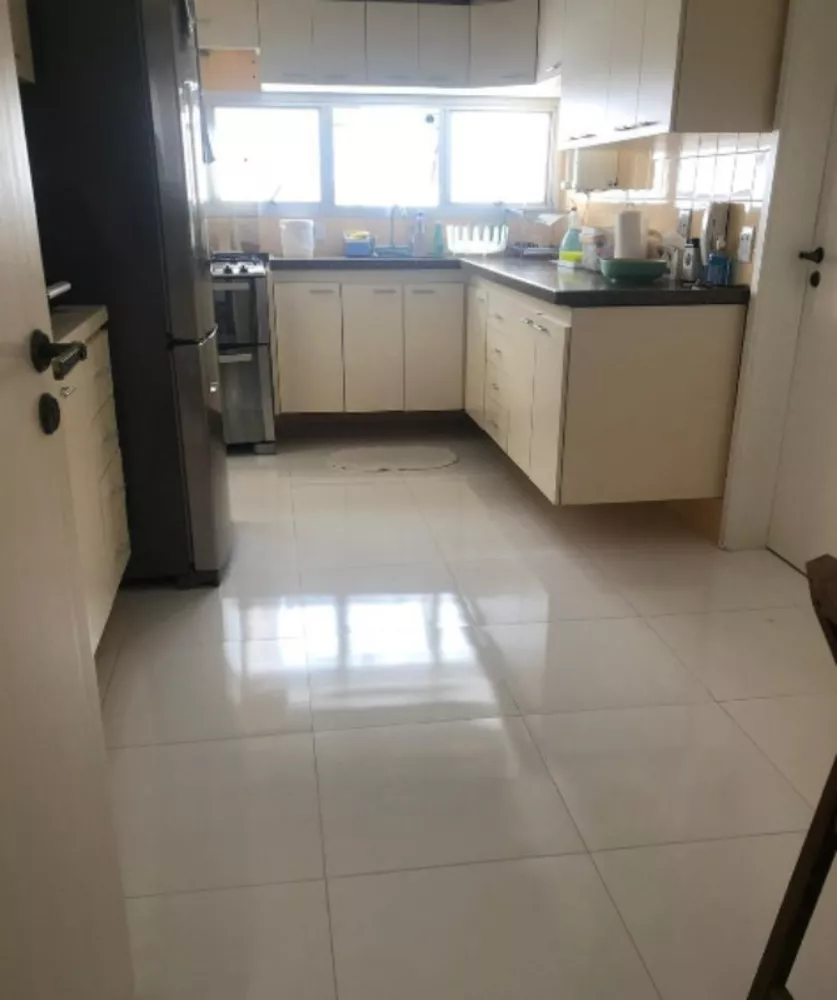 Apartamento à venda com 3 quartos, 152m² - Foto 2