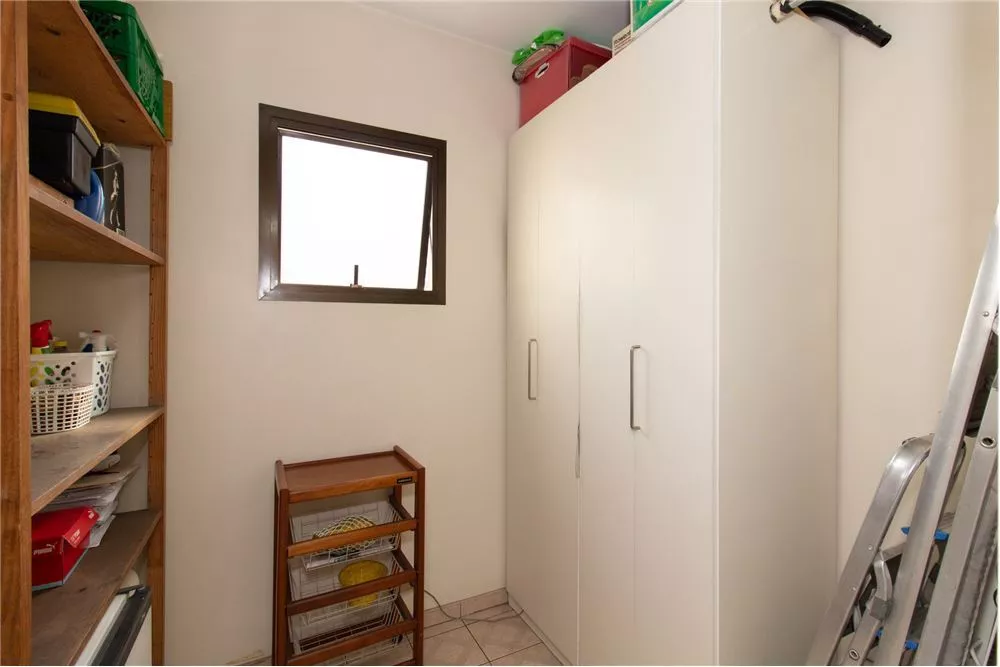 Apartamento à venda com 4 quartos, 192m² - Foto 7