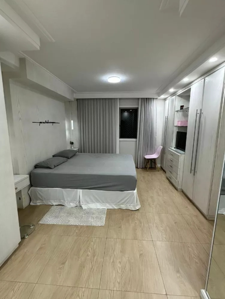 Apartamento à venda com 2 quartos, 75m² - Foto 2