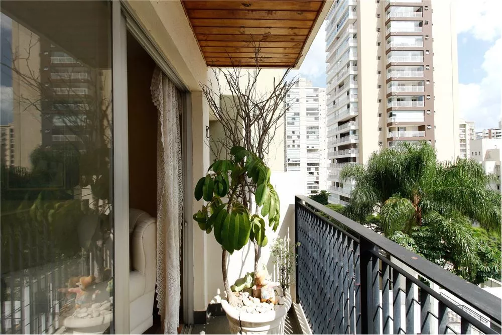 Apartamento à venda com 2 quartos, 69m² - Foto 1