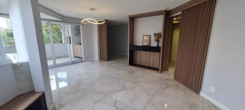 Apartamento à venda com 3 quartos, 116m² - Foto 2