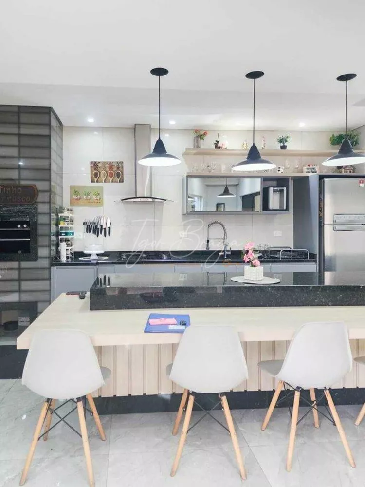 Casa, 3 quartos, 250 m² - Foto 1