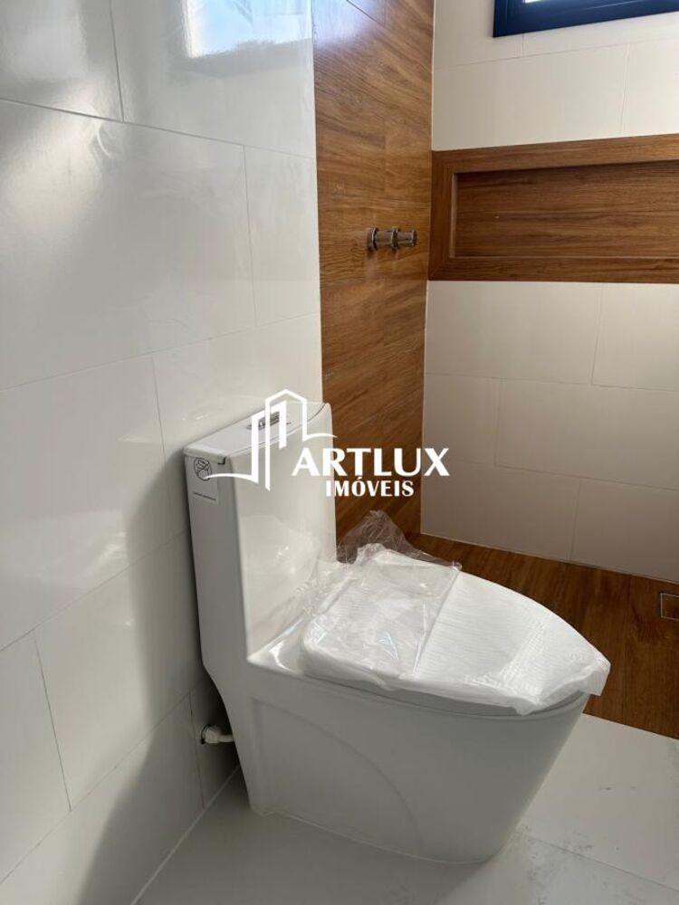 Casa à venda com 3 quartos, 98m² - Foto 2