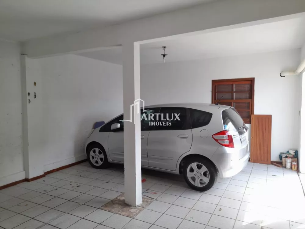 Casa à venda com 2 quartos, 180m² - Foto 2