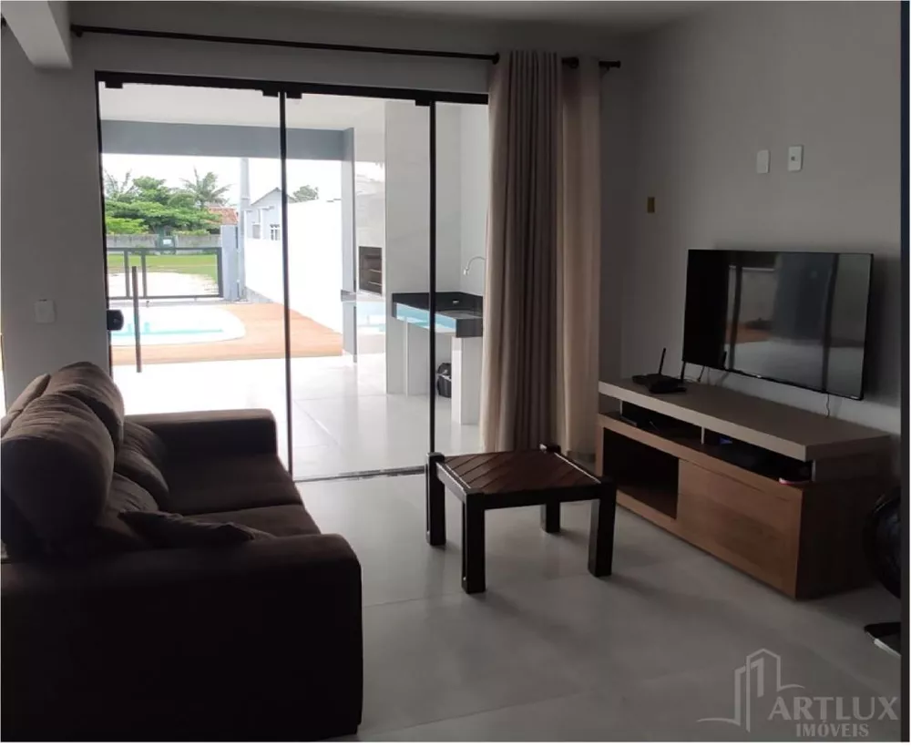 Casa, 3 quartos, 210 m² - Foto 1