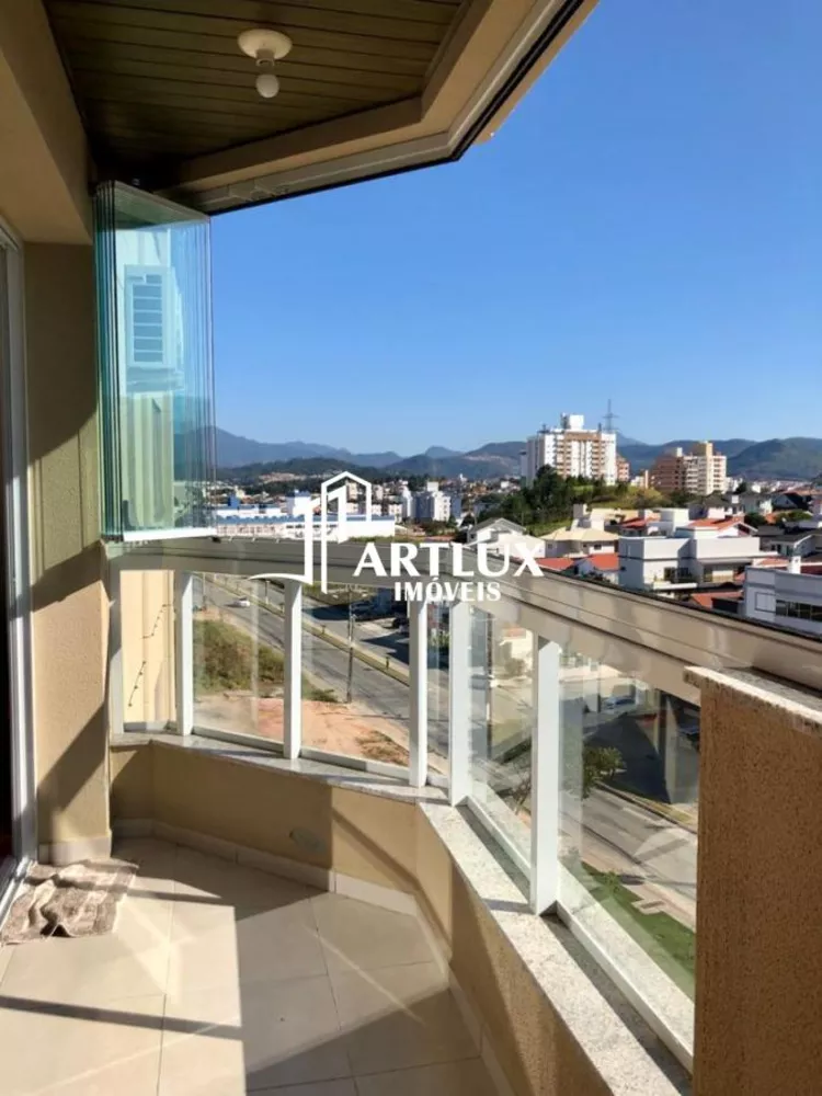 Apartamento à venda com 3 quartos, 118m² - Foto 1