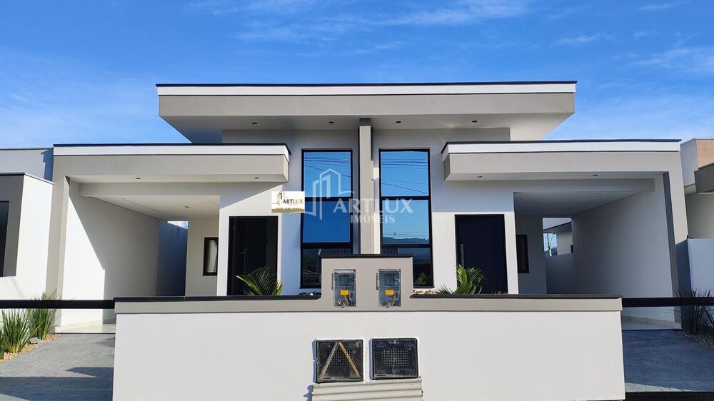 Casa à venda com 2 quartos, 126m² - Foto 1