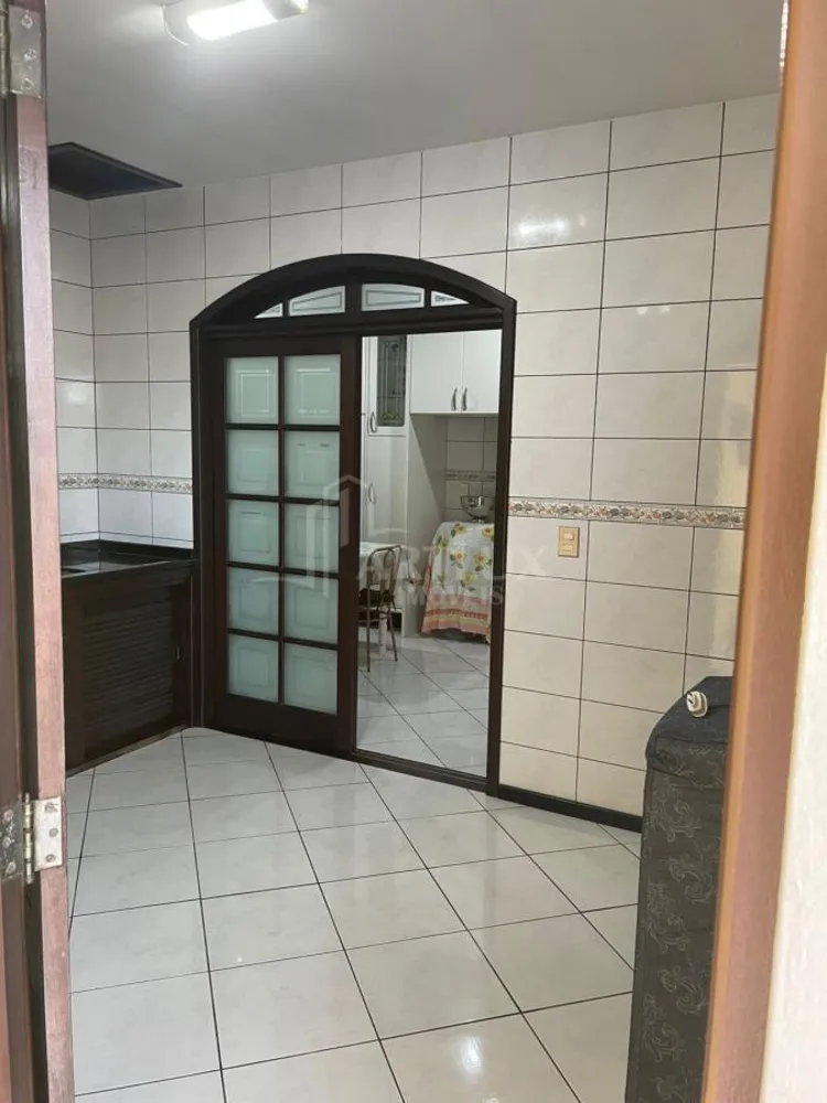 Casa, 3 quartos, 220 m² - Foto 2