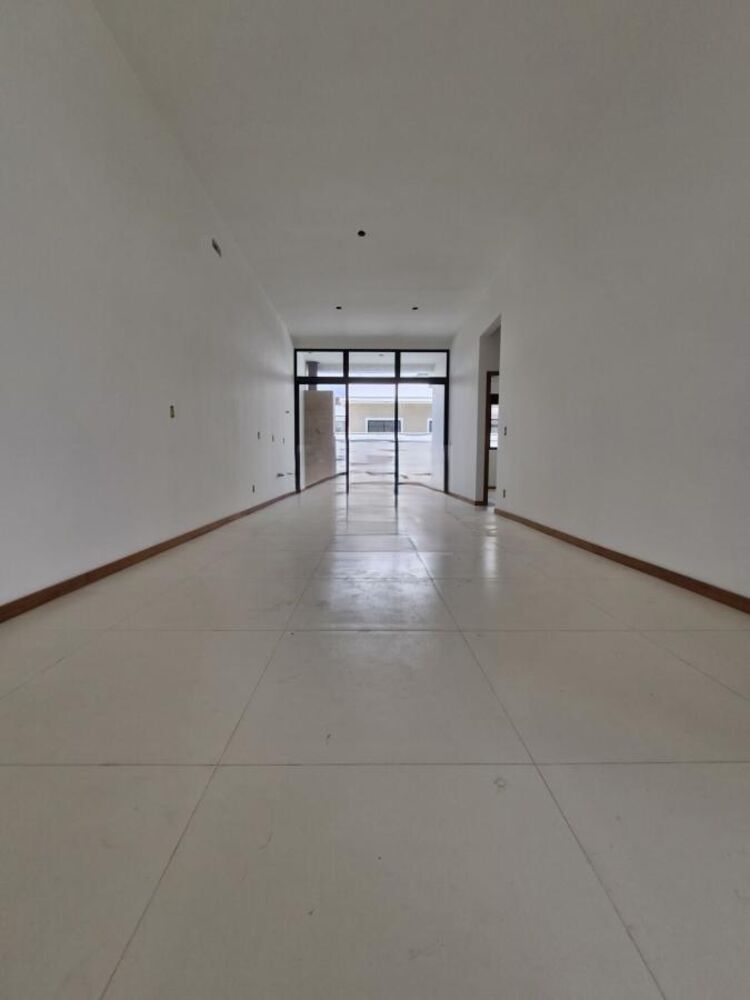 Casa à venda com 3 quartos, 104m² - Foto 2