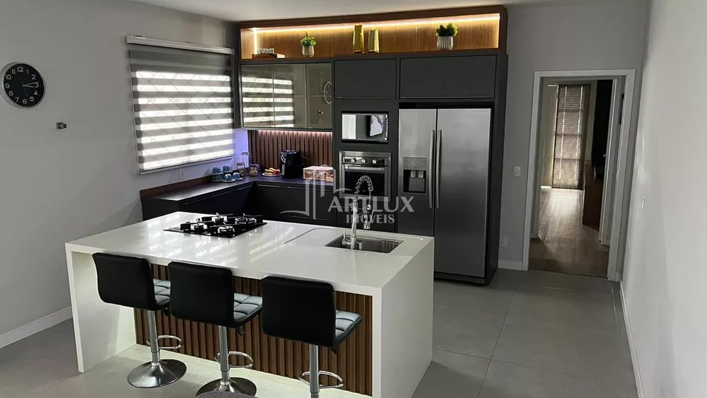 Casa, 3 quartos, 200 m² - Foto 3
