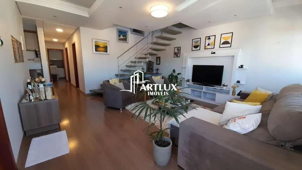Apartamento, 3 quartos, 216 m² - Foto 1
