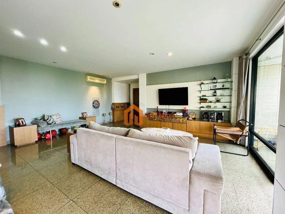 Apartamento, 4 quartos, 253 m² - Foto 1