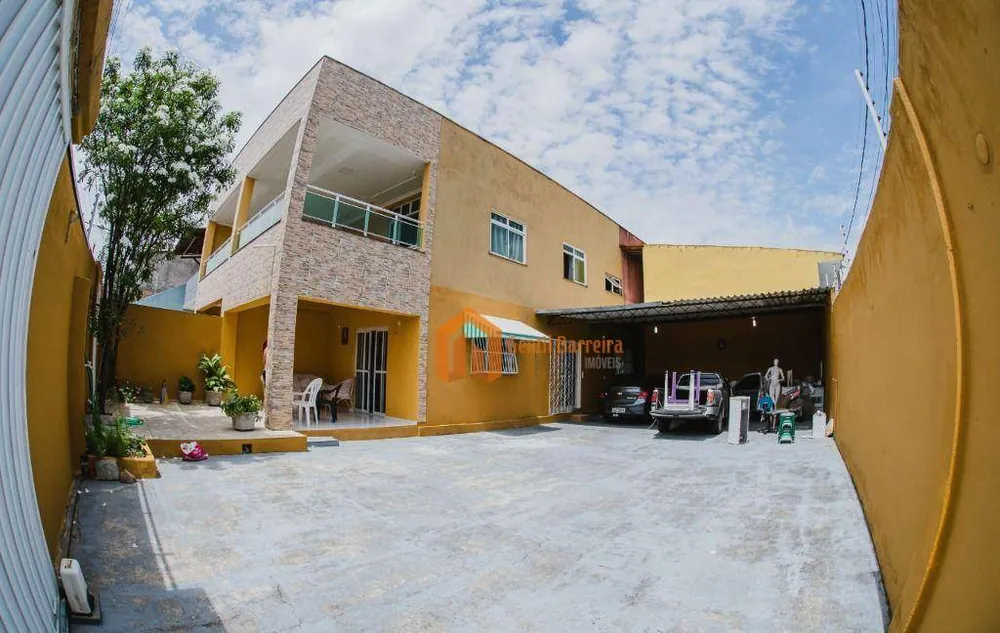 Casa, 3 quartos, 215 m² - Foto 1